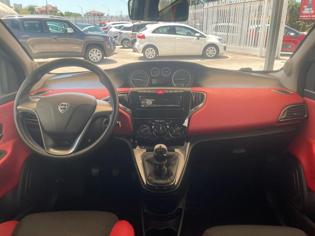 Lancia Ypsilon 0.9 TwinAir 85 CV 5 porte Metano Ecochic Gold