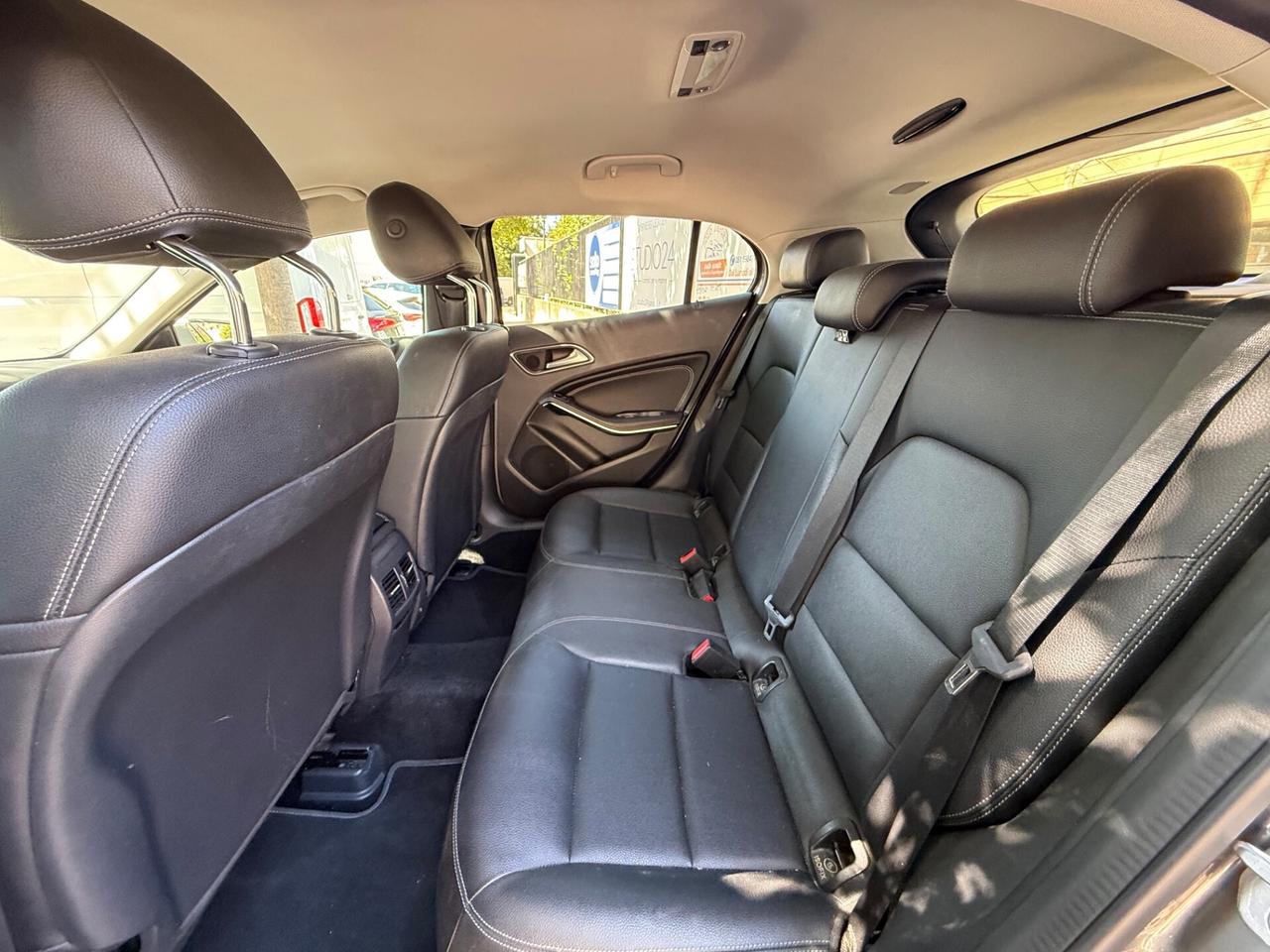 Mercedes GLA 180d SPORT Automatic