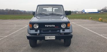 Toyota Land Cruiser 2446 TURBO DIESEL