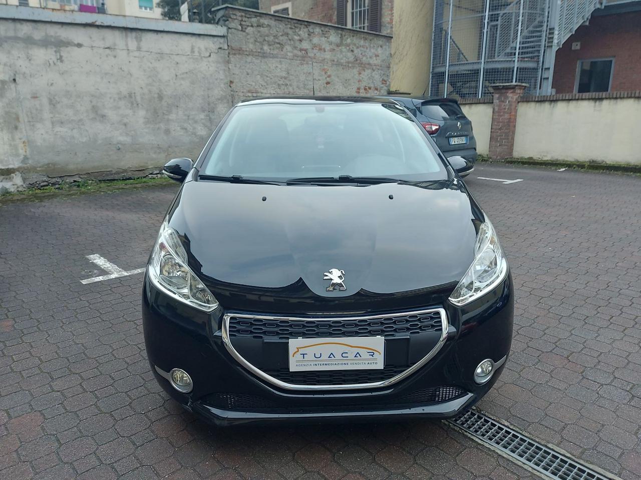 Peugeot 208 Allure 1.4 HDI 68 cv neopatentati