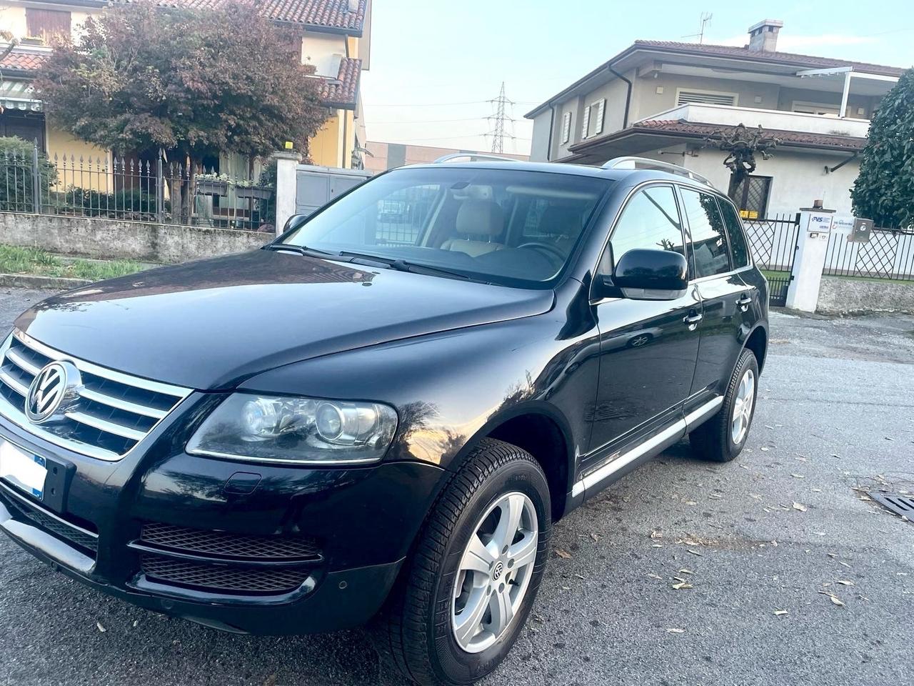 Volkswagen Touareg 3.0/240CV V6 TDI DPF tip. Exclusive