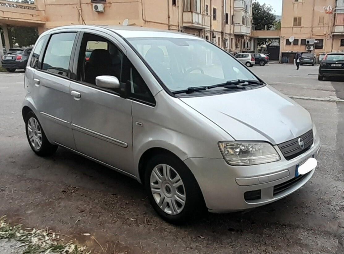 Fiat Idea 1.4 16V BlackMotion