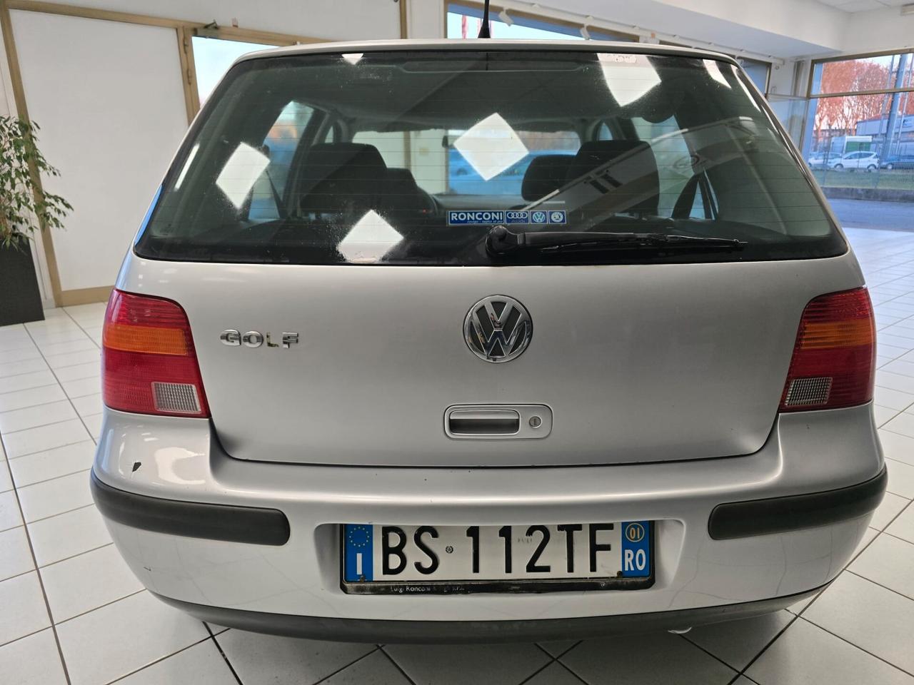 Volkswagen Golf 1.4 16V cat 5 porte 2001