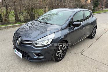 RENAULT Clio TCe 12V 90 CV 5 porte Moschino Intens