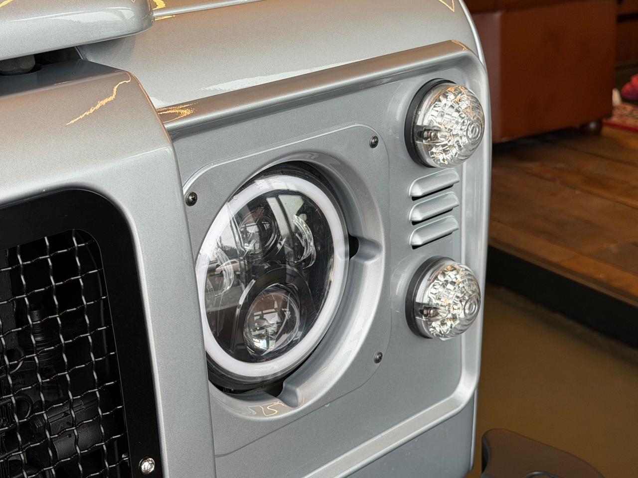 Land Rover Defender 110 2.4 TD4 Station Wagon SE