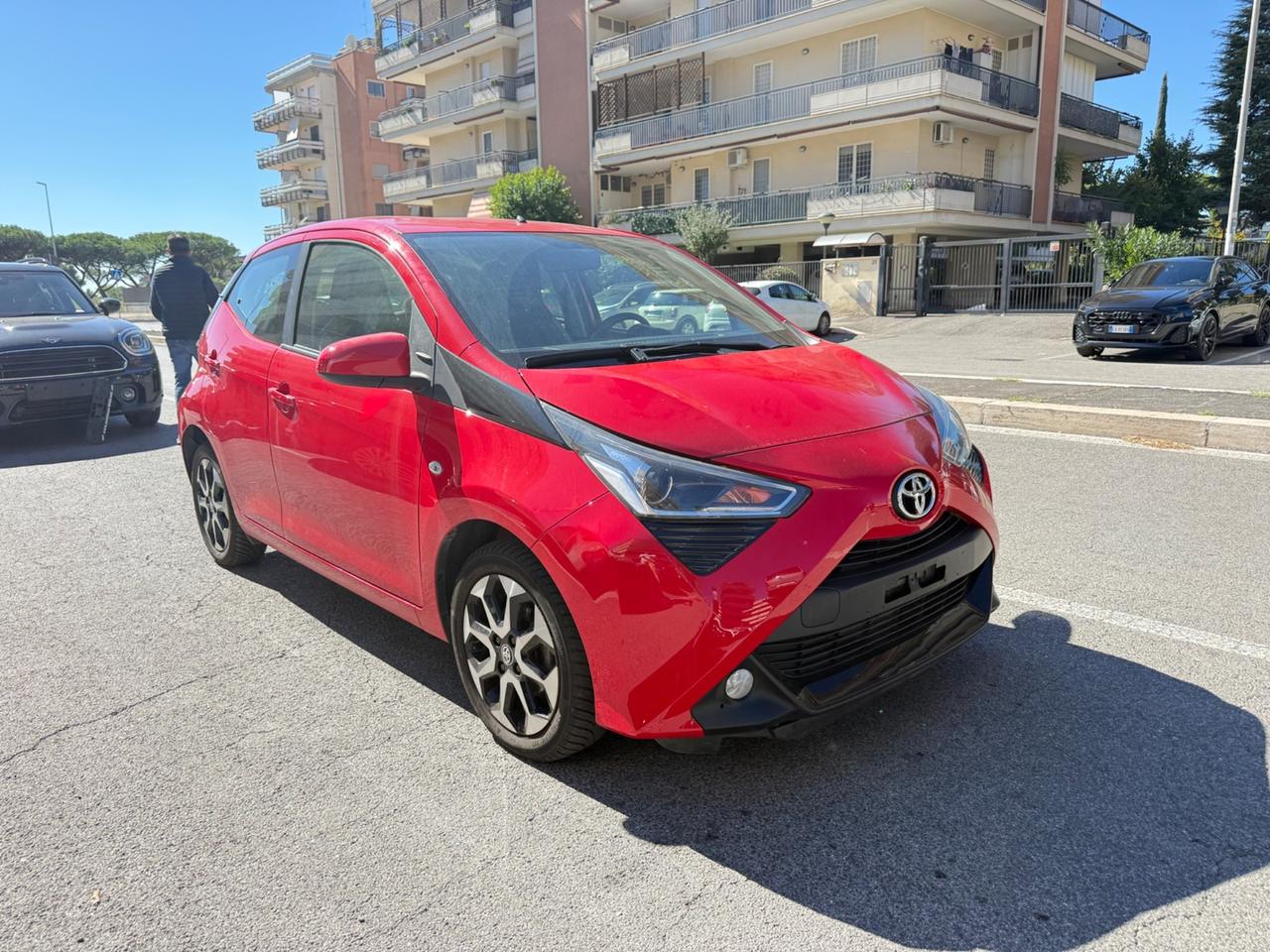 Toyota Aygo 1.0 VVT-i 72 CV 5 porte x-play MMT LED NAVI KAMERA PDC BLUETOOTH CERCHI 16