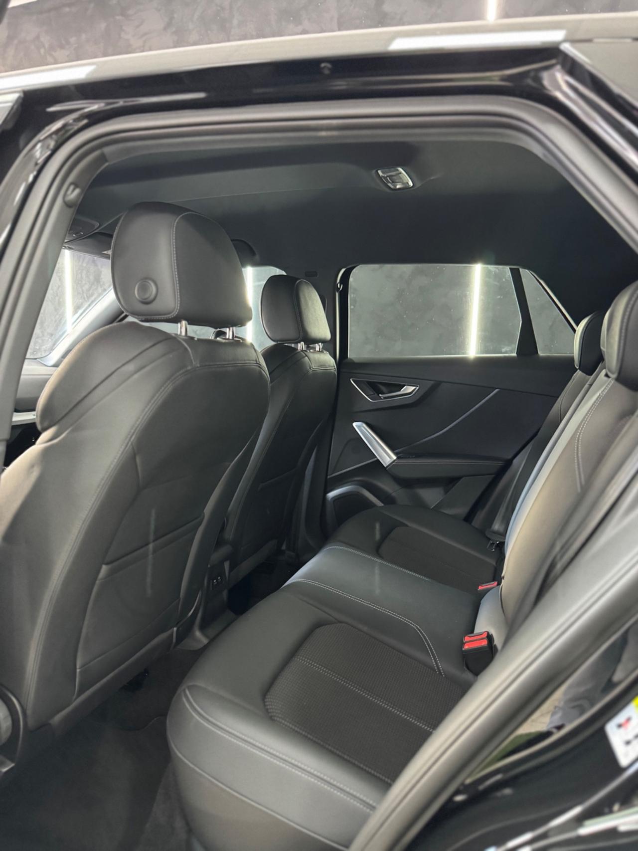Audi Q2 SQ2 TFSI quattro S tronic sport attitude