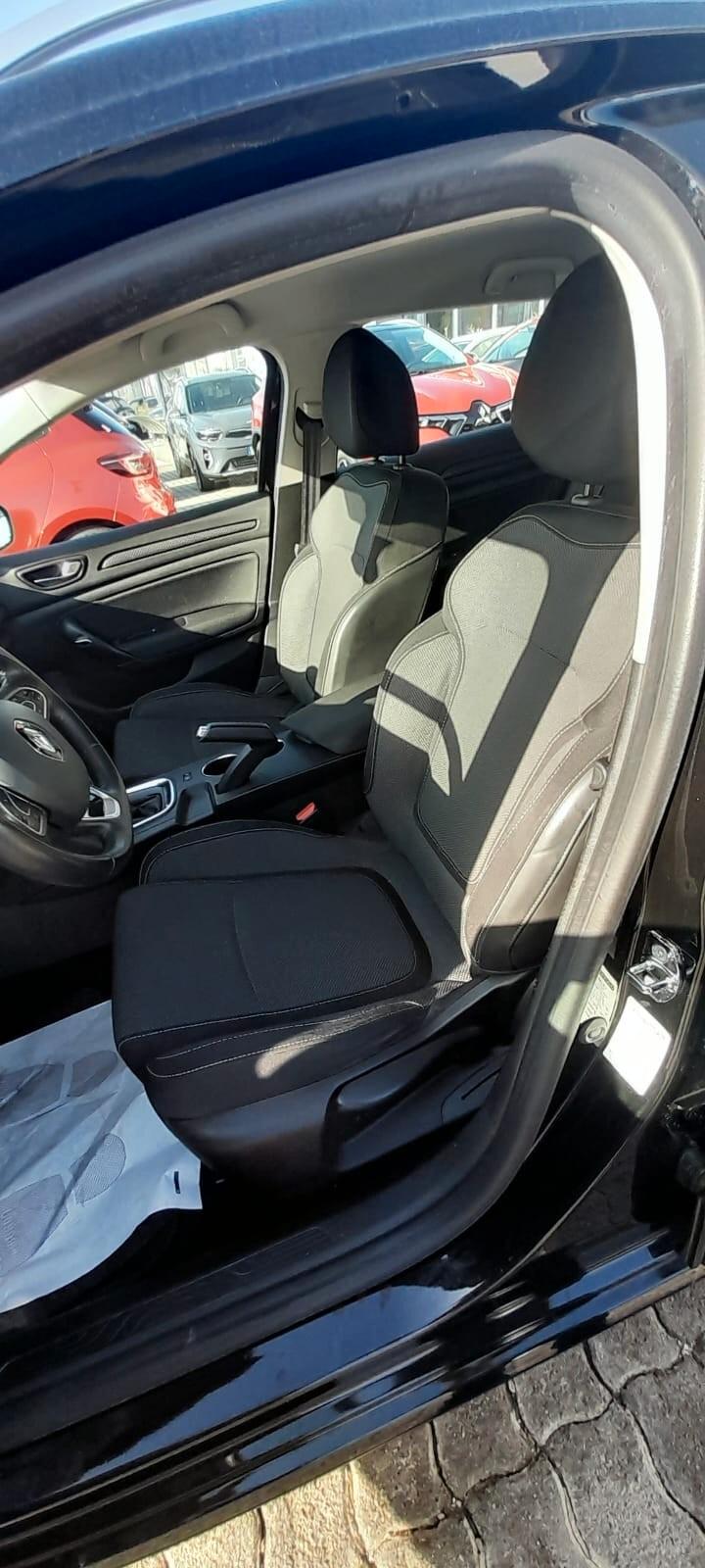 Renault Megane Mégane Sporter Blue dCi 115 CV EDC Business IVA ESPOSTA