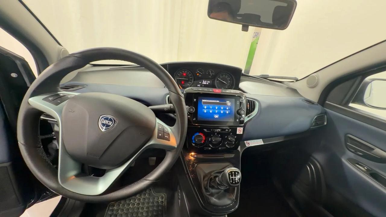 Lancia Ypsilon 1.0 Hybrid Platino full optional