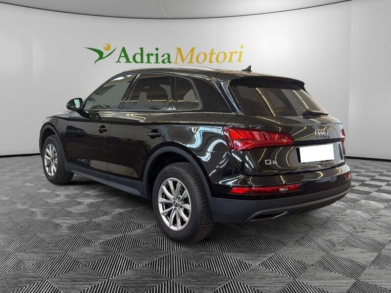 Audi Q5 35 TDI Business quattro S tronic
