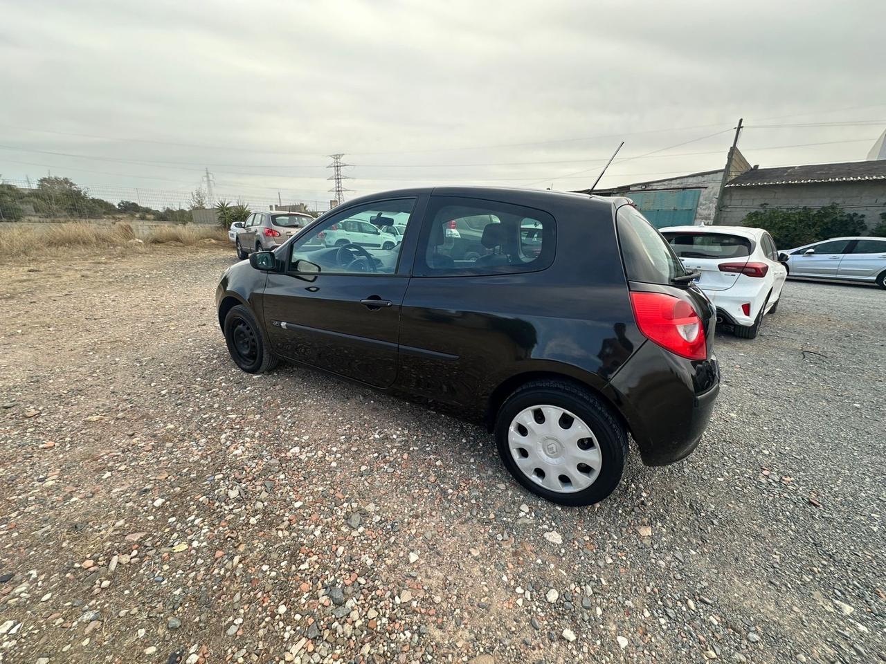 Renault Clio 1.5 Diesel- NEOPATENTATI