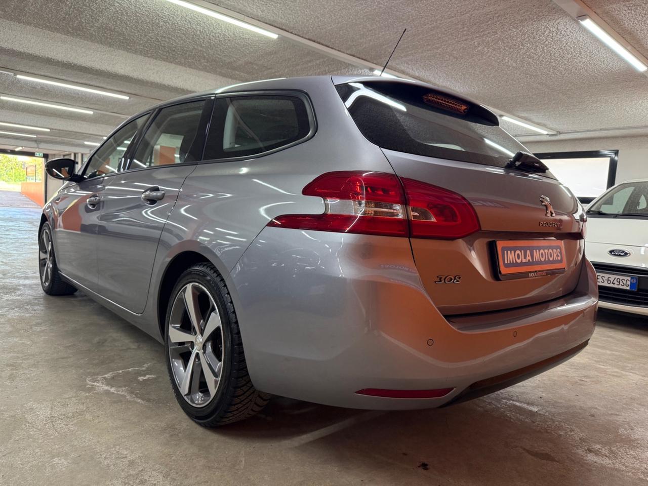 Peugeot 308 PureTech Turbo 130 S&S SW Allure