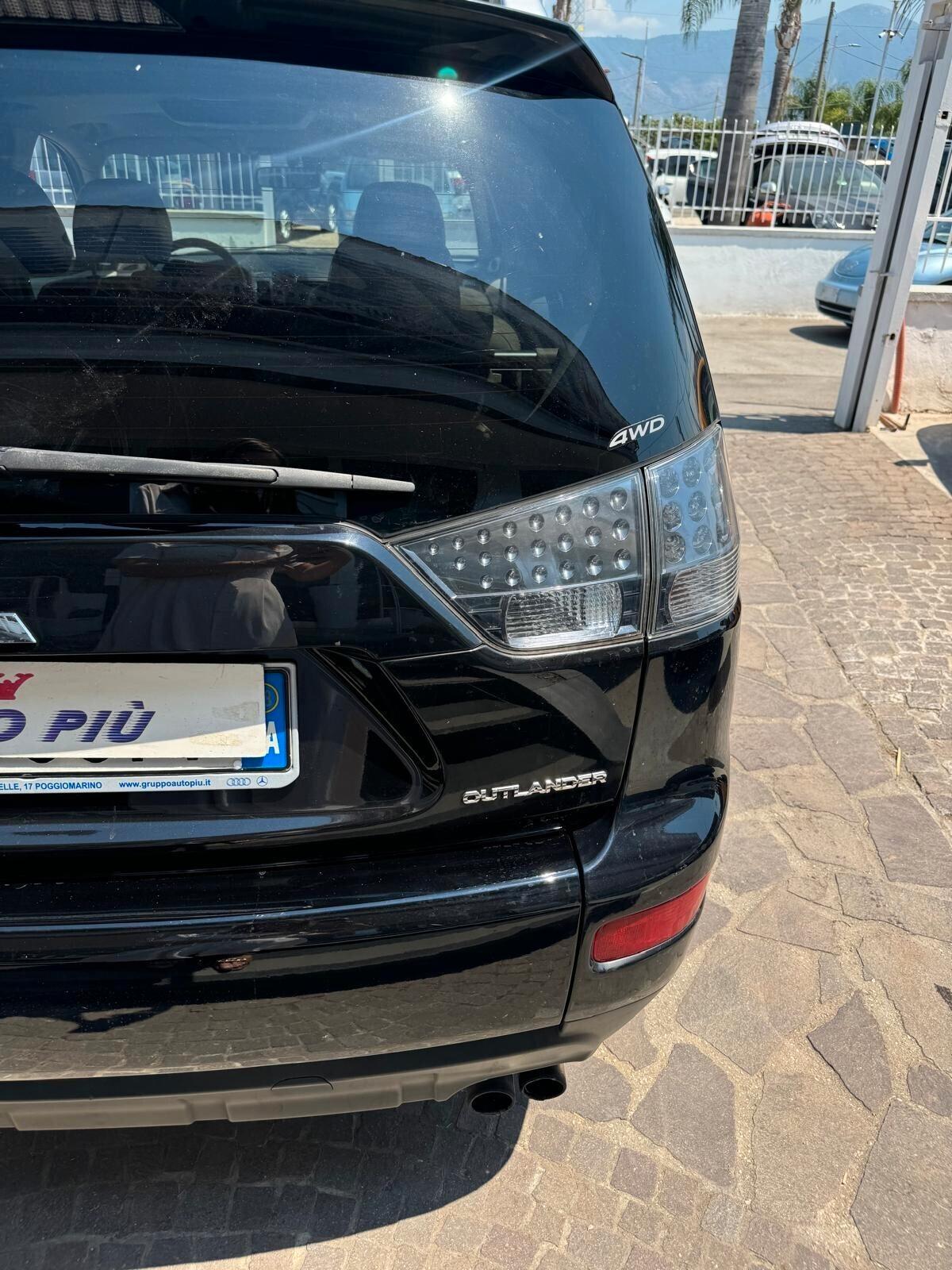 Mitsubishi Outlander 2.2 DI-D Instyle 7 p.ti DPF 4X4