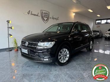 VOLKSWAGEN Tiguan 1.6 TDI Style Navy Carplay Pdc