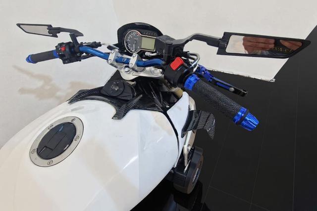 SUZUKI GSR 750 - ANNO 2012