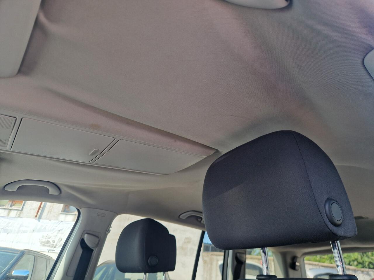 Volkswagen Touran 1.6 TDI DSG Comfortline-2014