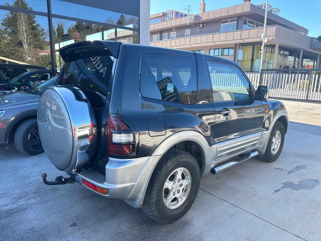 Mitsubishi Pajero 3.2 DI-D 16V 3p. Intense