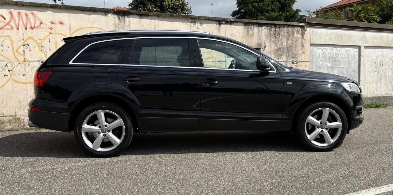 Audi Q73.0V6 TDI 233CV quattro F1 Sline 7posti