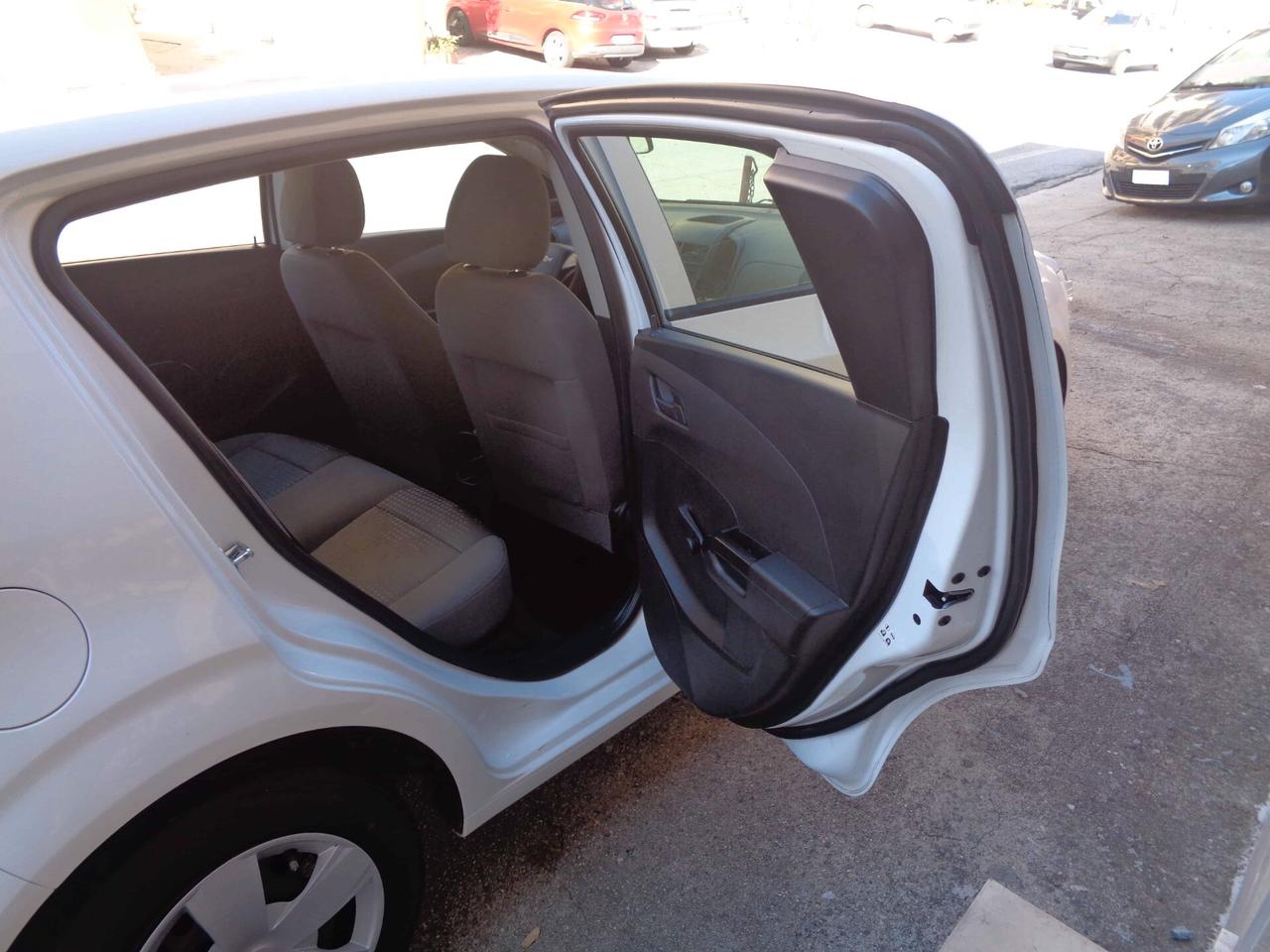 Chevrolet Aveo 1.2 70CV 5 porte (Neopatentati)