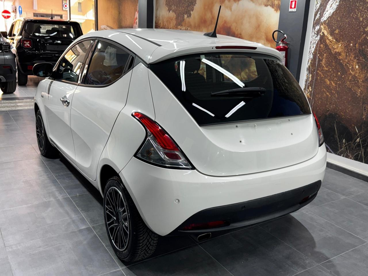 Lancia Ypsilon 1.0 FireFly 5 porte S&S Hybrid Gold