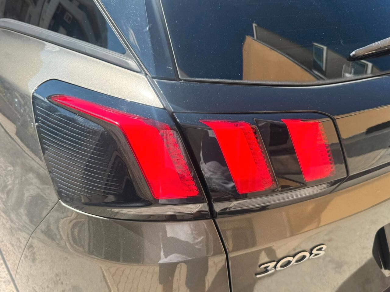 PEUGEOT 3008 1.6 HDI 120 CV. EAT8 TETTO+NAVI+BIXENO