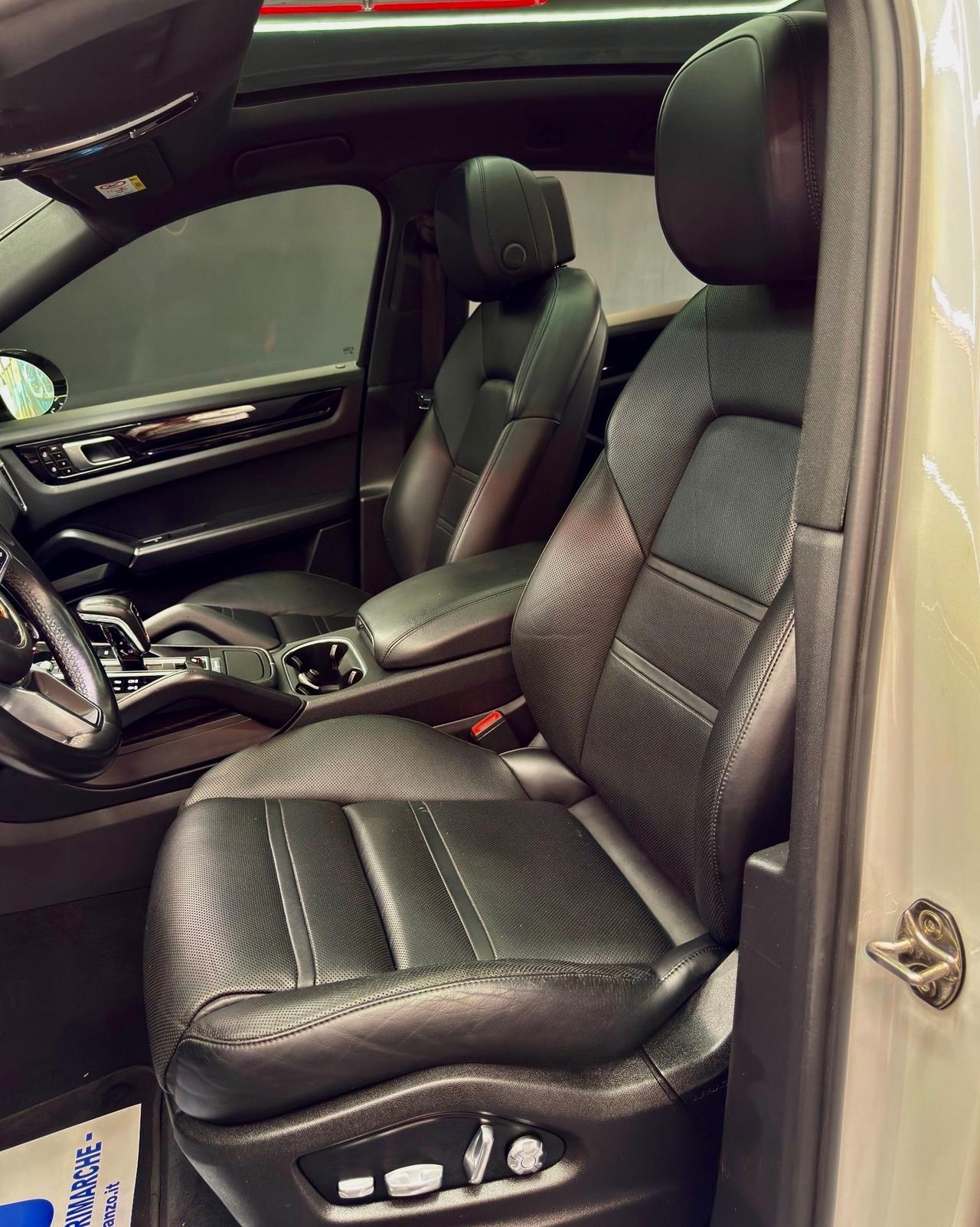 Porsche Cayenne Coupé 3.0 Benzina V6 340 CV IPER FULL