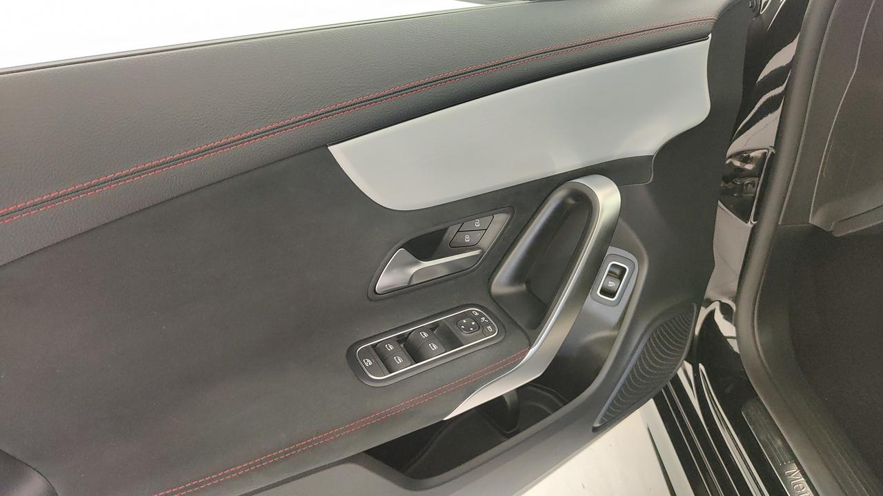 Mercedes-Benz CLA Coupe 220 d Premium auto