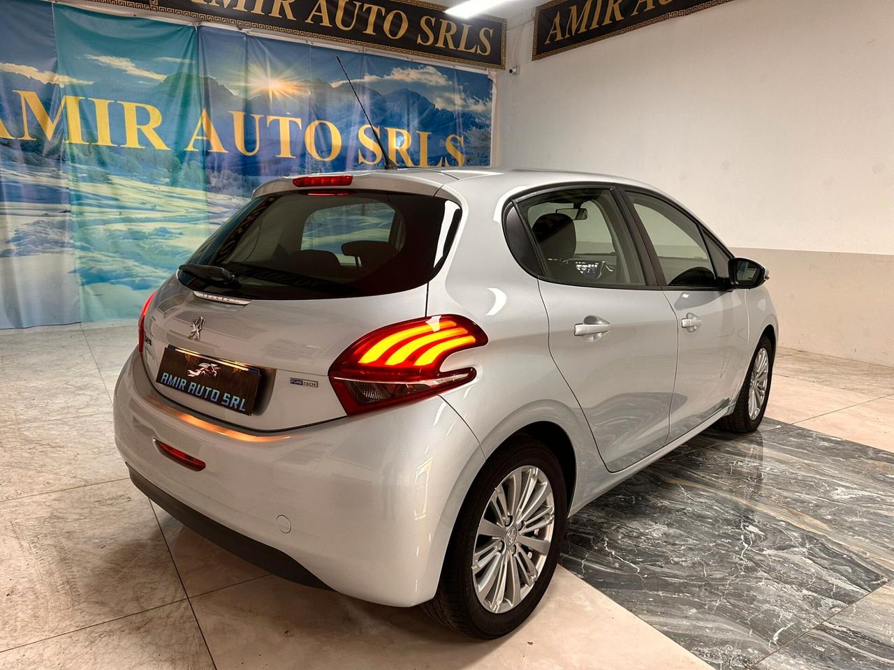 Peugeot 208 PureTech 82 5 porte Allure