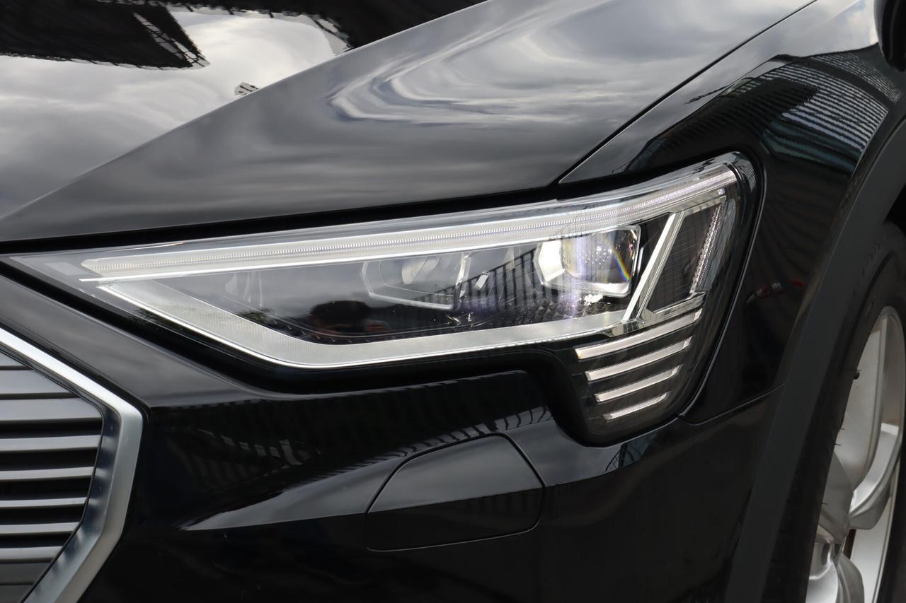 e Tron 55 408 CV QUATTRO S-LINE MATRIX GANCIO 360 CAMERA
