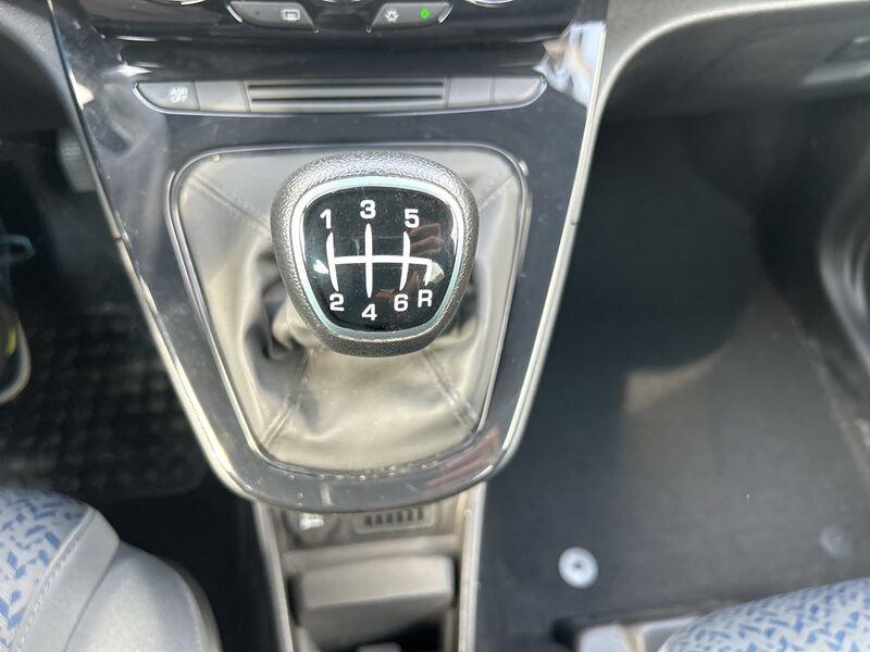 Lancia Ypsilon NUOVA My23 1.0 Firefly 70 CvStart&Stop Hybrid Gold
