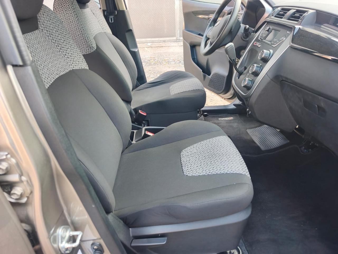 Mahindra KUV100 2018---1.2 Benzina Neopatentati