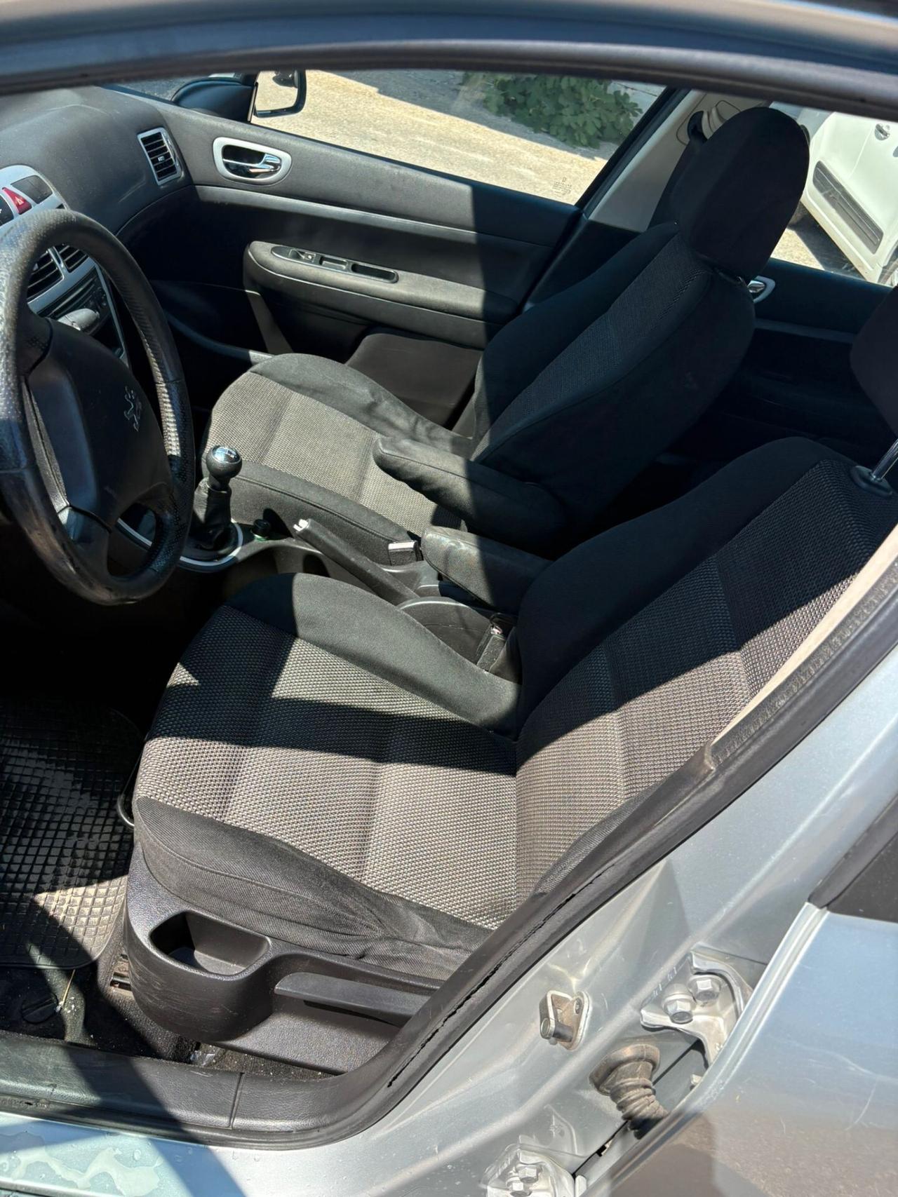 Peugeot 207 1.4 HDi 70CV 5p. X Line