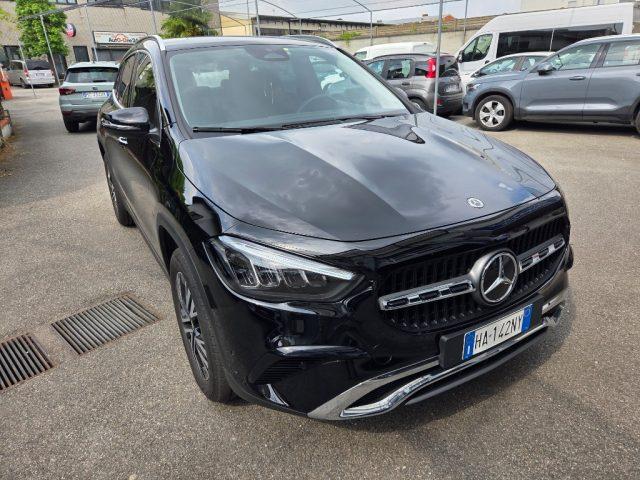 MERCEDES-BENZ GLA 180 Automatic Progressive Advanced Plus