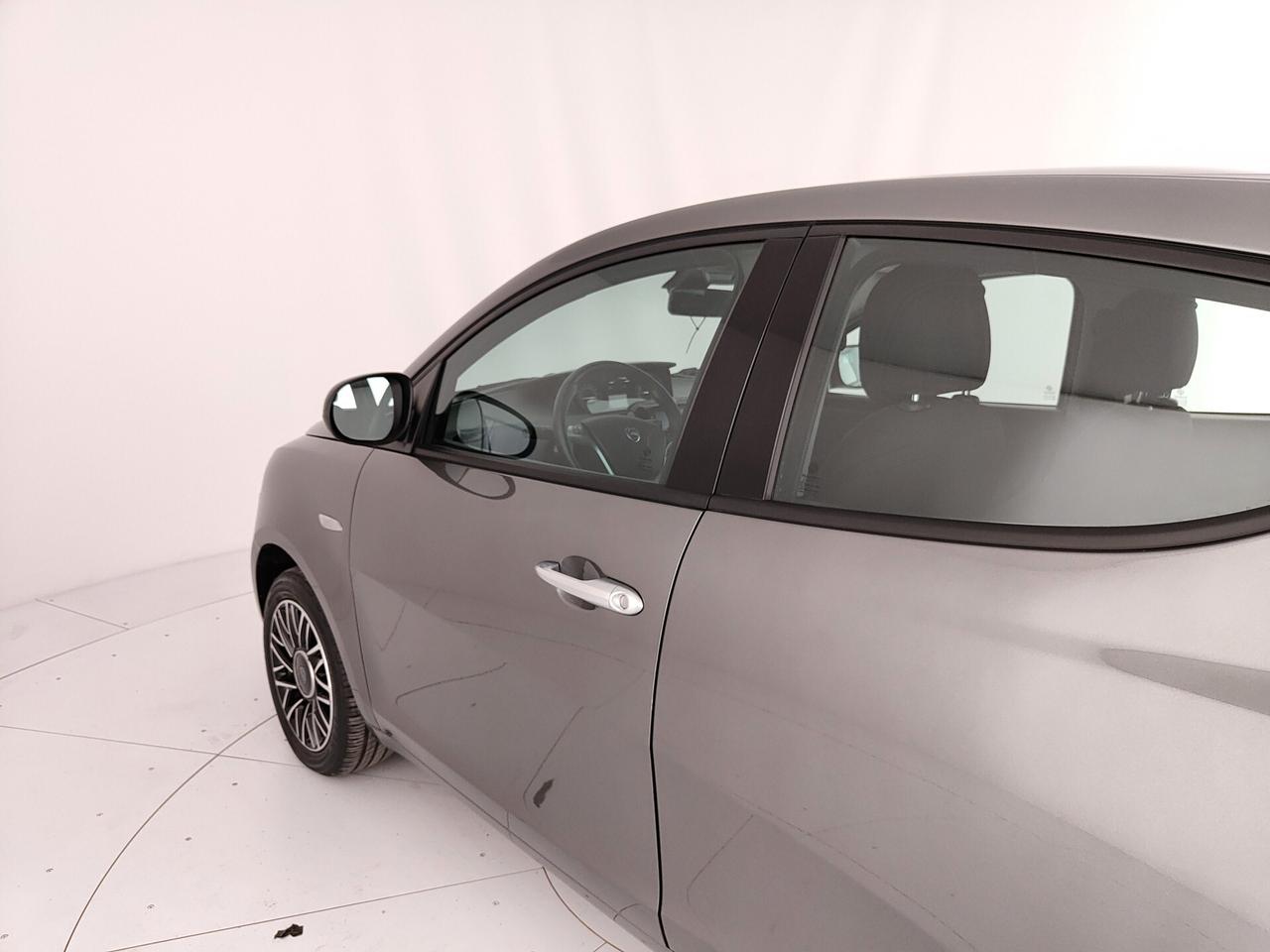 Lancia Ypsilon 1.0 FireFly 5 porte S&S Hybrid Platino