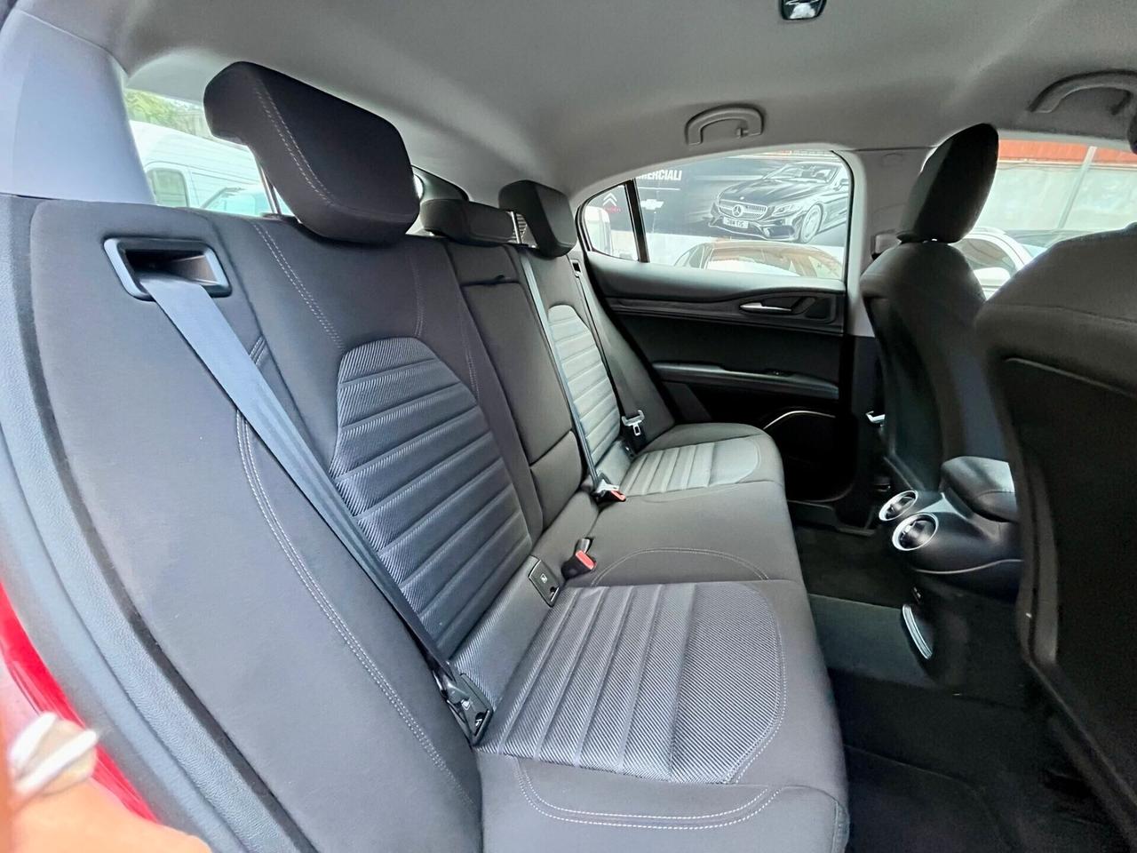 Alfa Romeo Stelvio 2.2 Turbodiesel 160 CV AT8 RWD Business