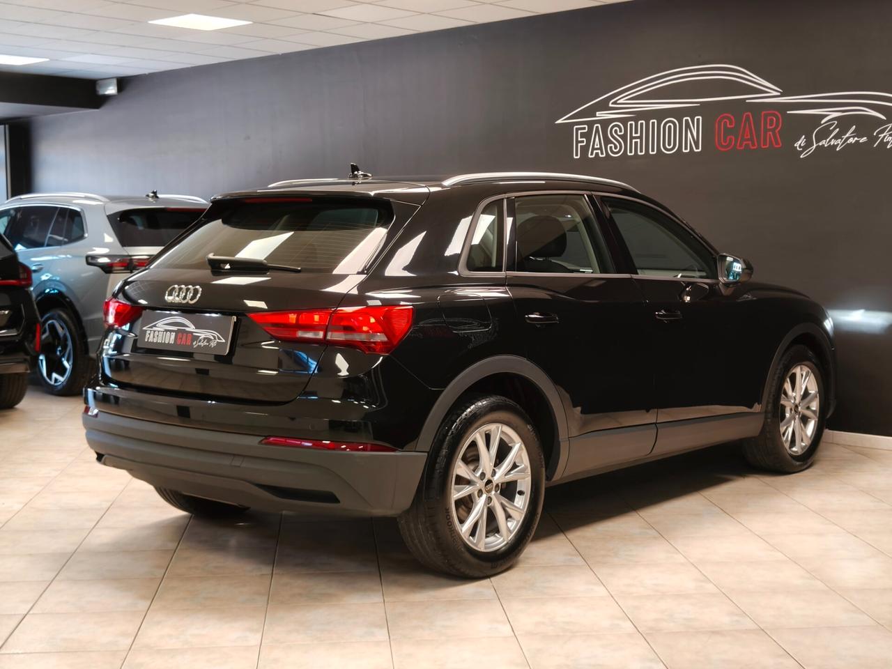 Audi Q3 35 TDI S tronic Business
