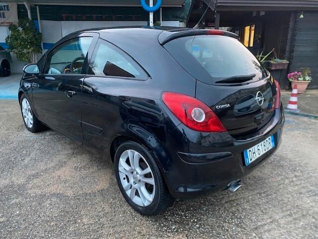 Opel Corsa 1.2 3 porte Club