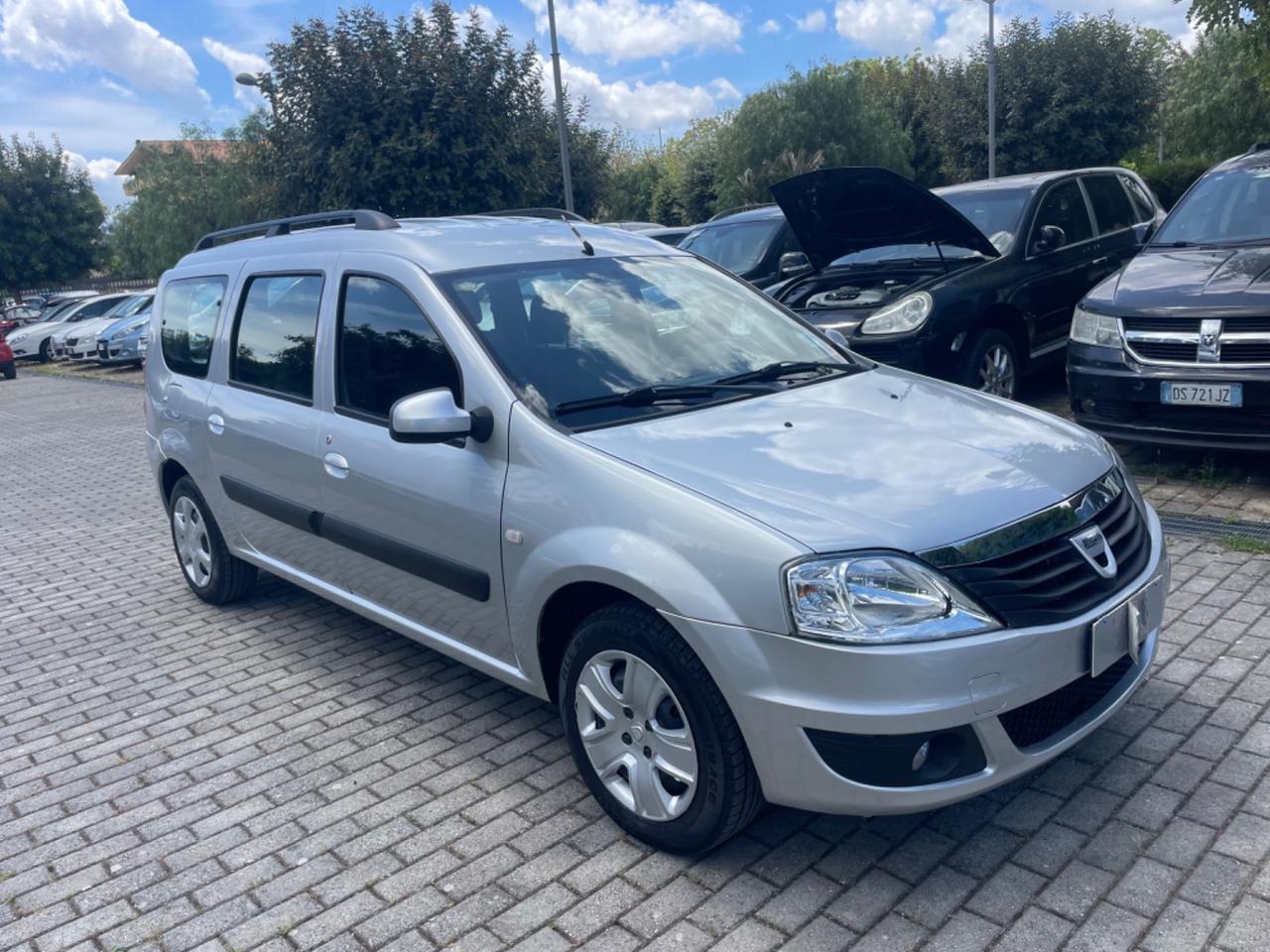 Dacia Logan MCV 1.5 dCi 90CV 7 posti Embleme