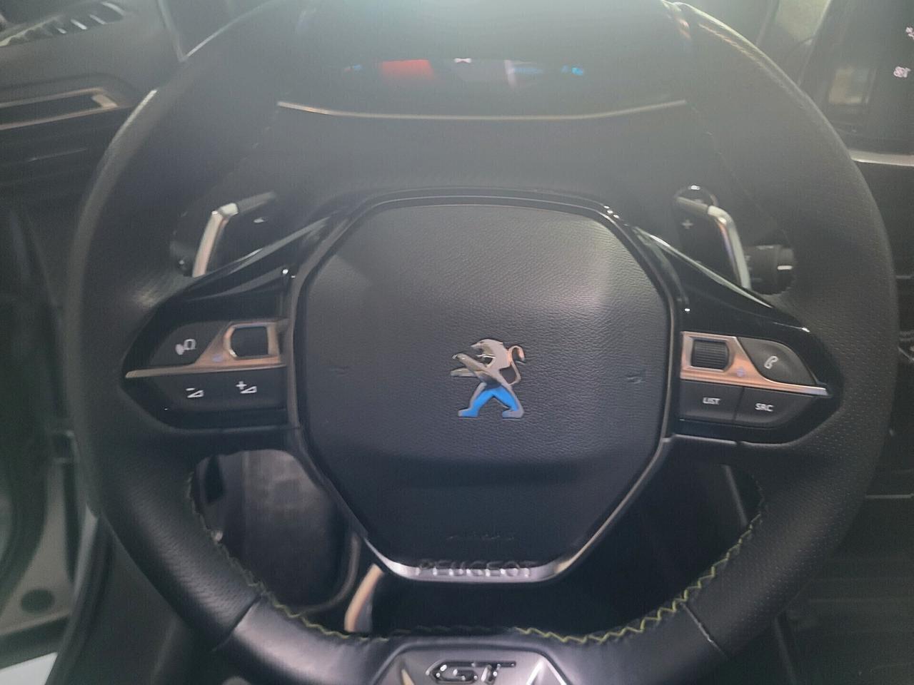 Peugeot 2008 BlueHDi 130 S&S EAT8 GT+navi+bixeno