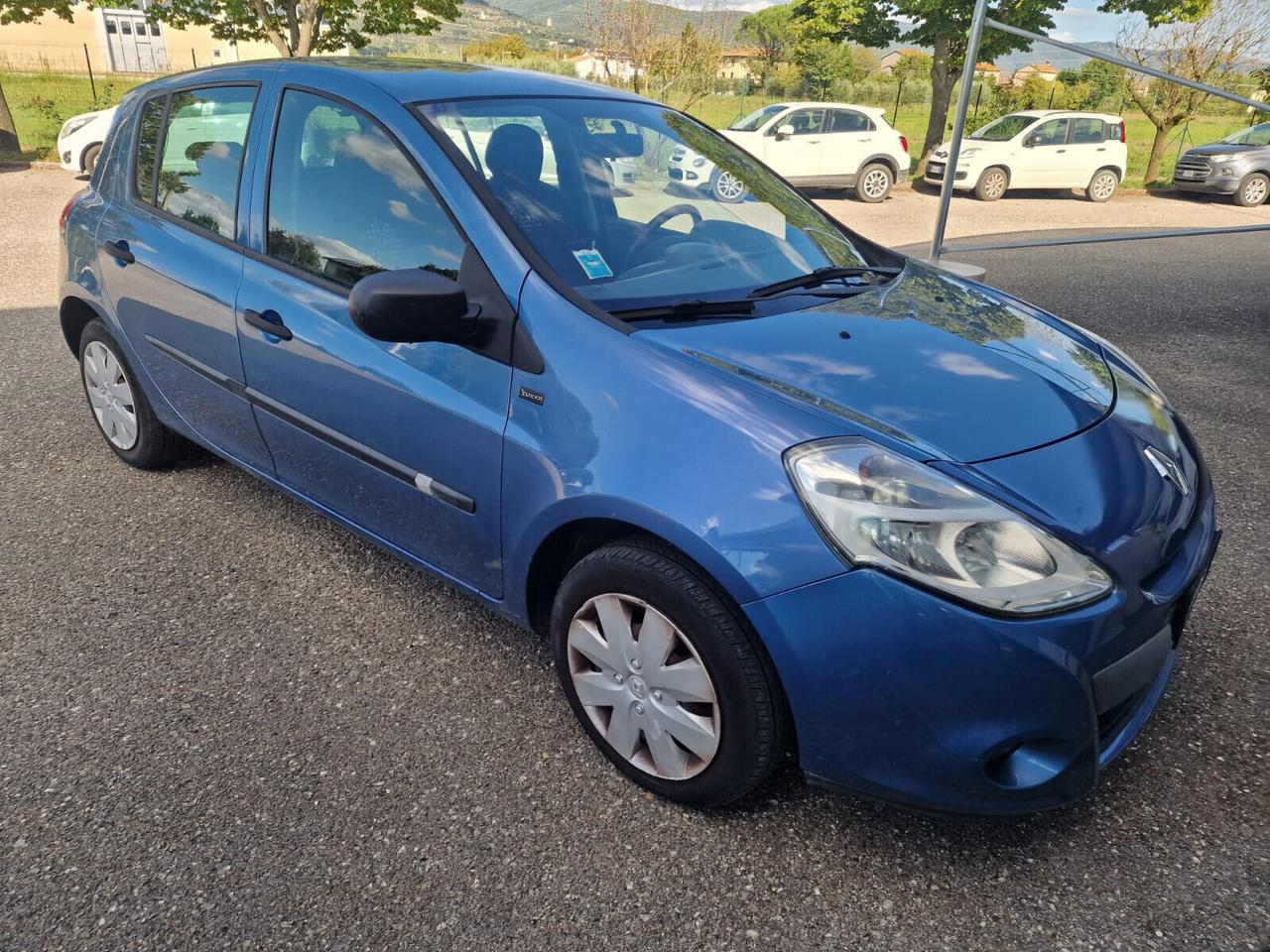 RENAULT CLIO 1.2 16V 5P SOLO 70.000 KM.03/2011