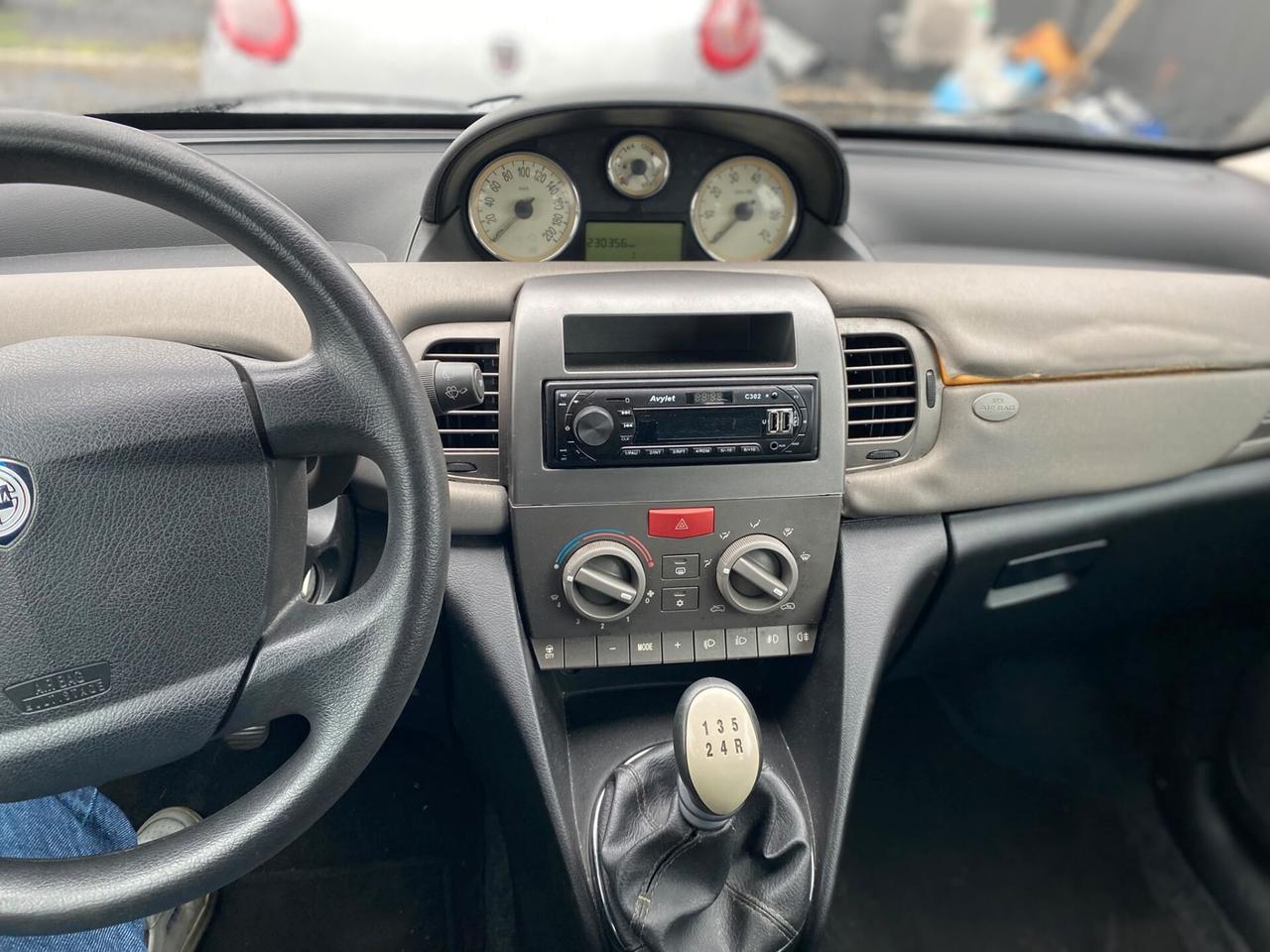 Lancia Ypsilon 1.2 Argento
