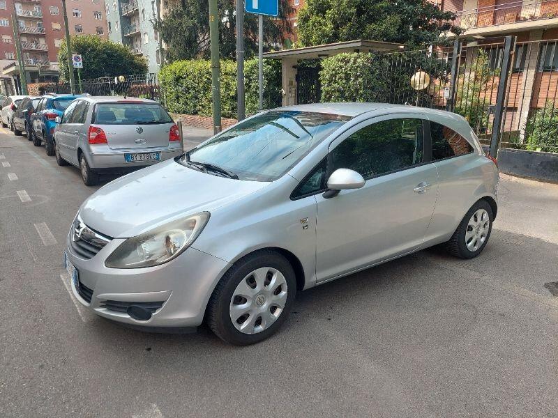 Opel Corsa 1.2 80CV 3 porte GPL-TECH Edition gomme nuove e frizione