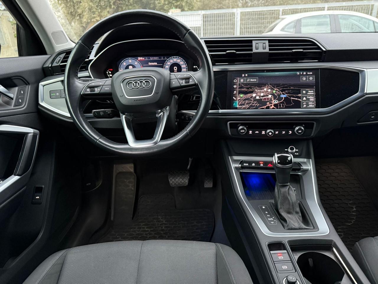 Audi Q3 35 TDI quattro Business