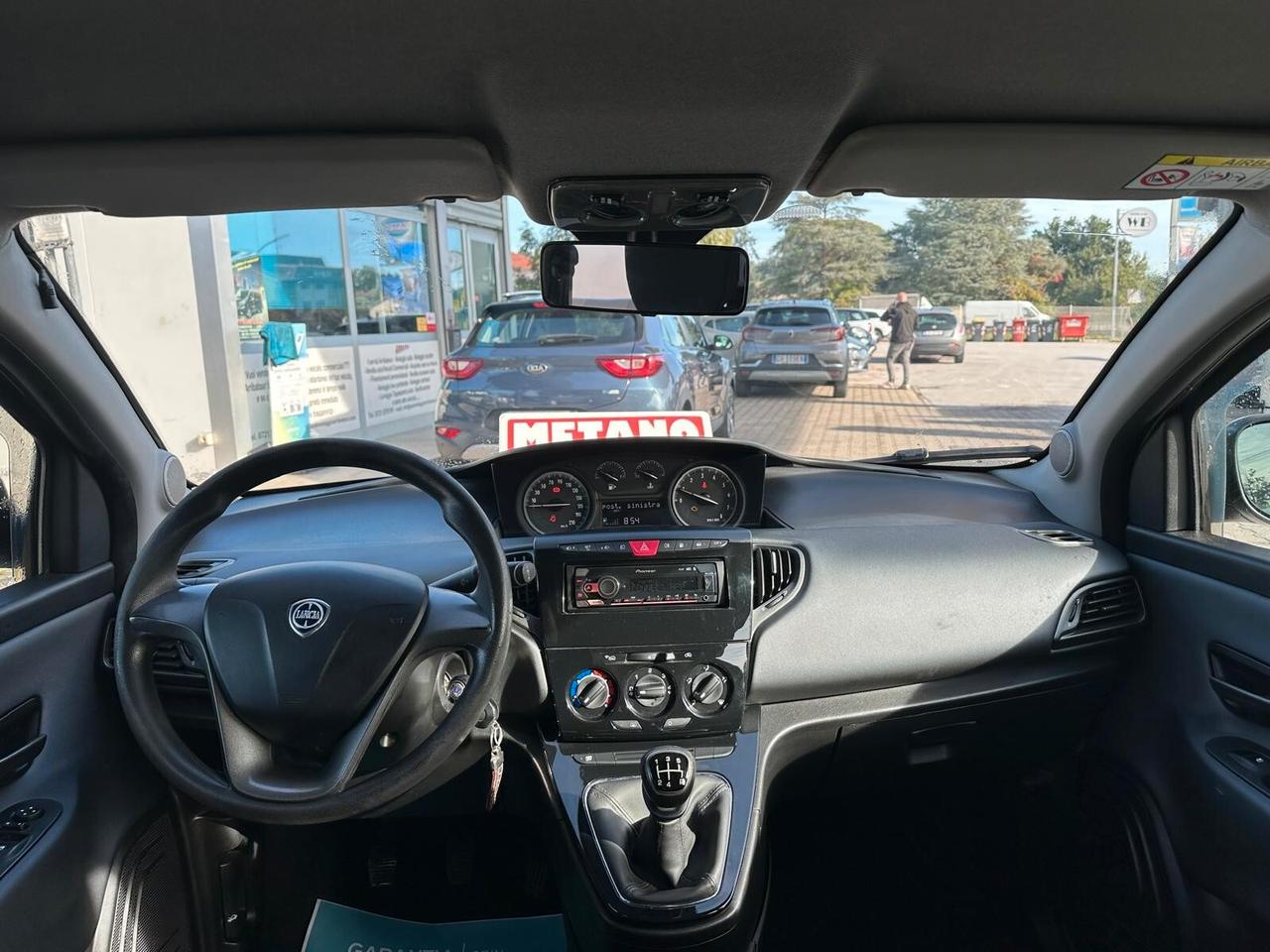 Lancia Ypsilon 0.9 TwinAir 85 CV 5 porte Metano Ecochic Platinum