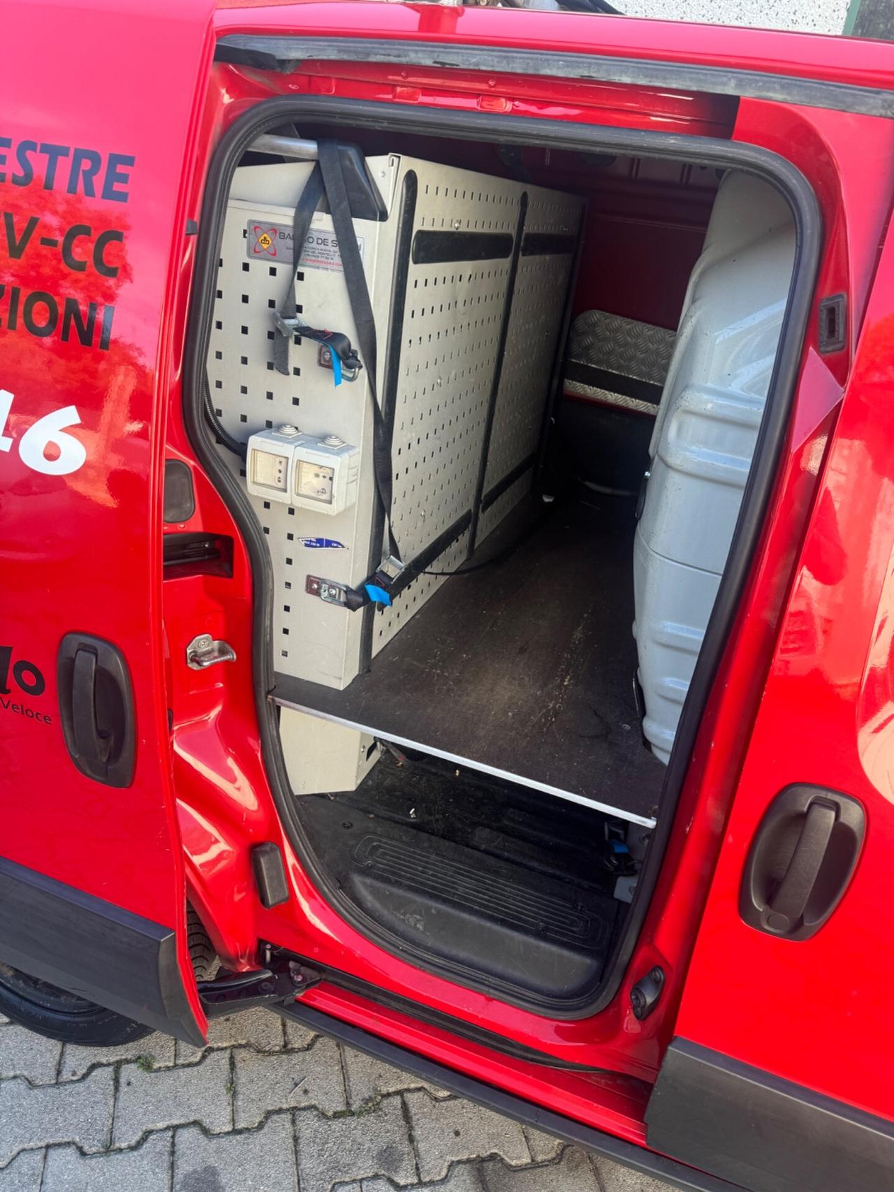 Fiat Fiorino 1.3 MJT 95CV Combi Semivetrato