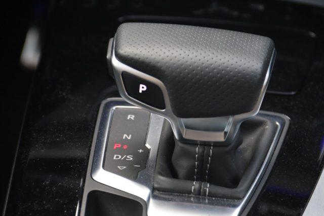 AUDI Q5 40 TDI 204 CV quattro S tronic Identity Black