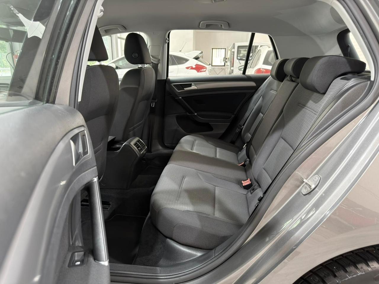 VW GOLF 1.6TDI 110cv COMFORTLINE 1HANDE