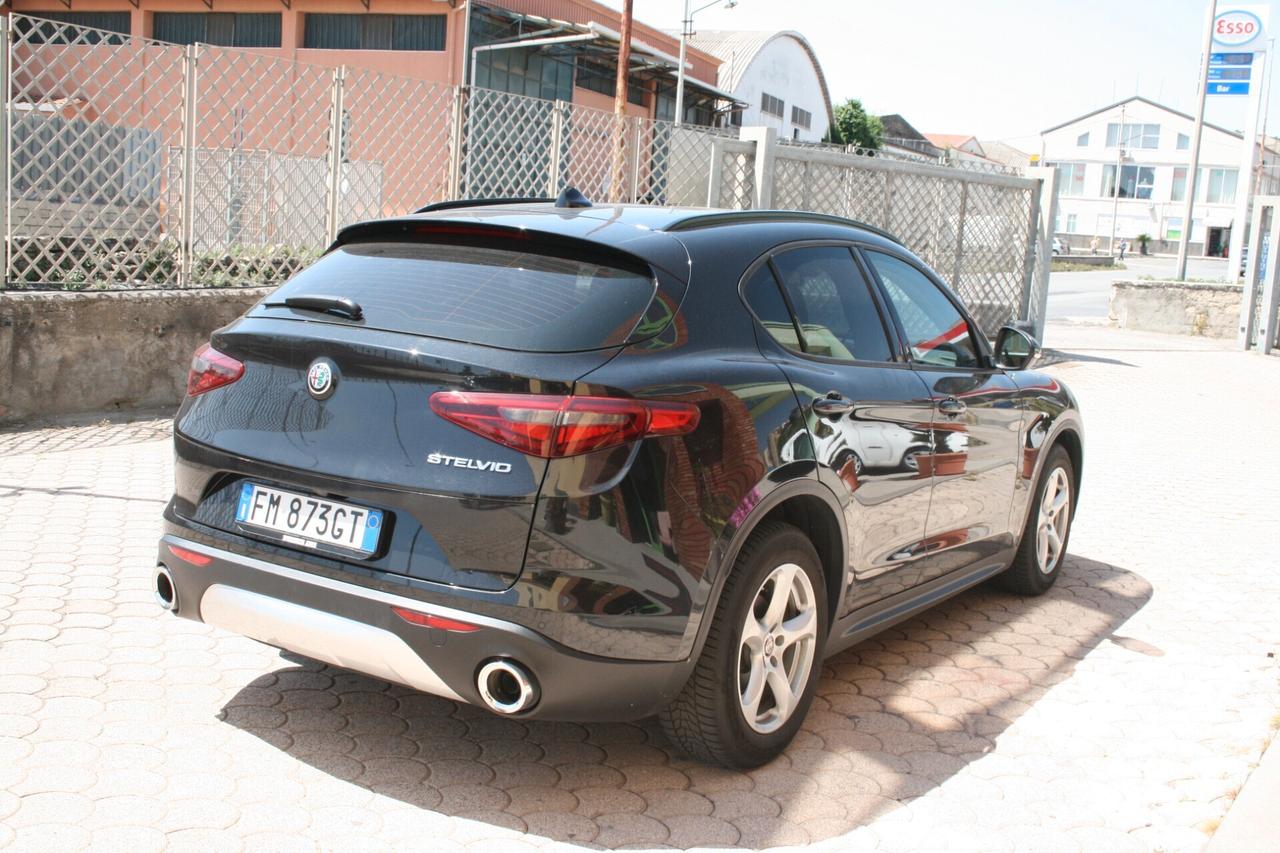 Alfa Romeo Stelvio 2.2 Turbodiesel 150 CV AT8 RWD Super