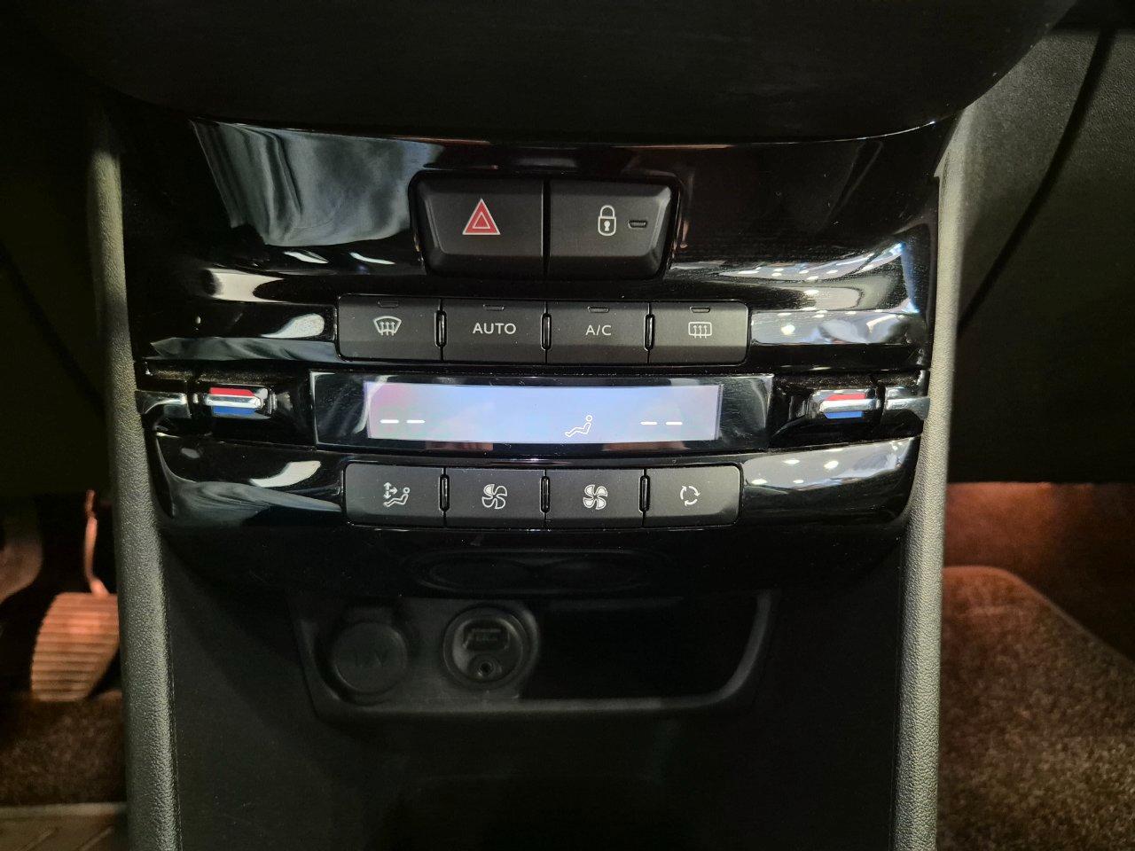 Peugeot 208 1.2 puretech Allure 5P - NEOPATENTATI - UNIPROPRIETARIO - Cam - Carplay