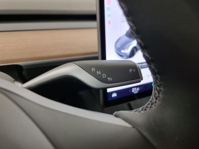 TESLA Model Y AWD Performance